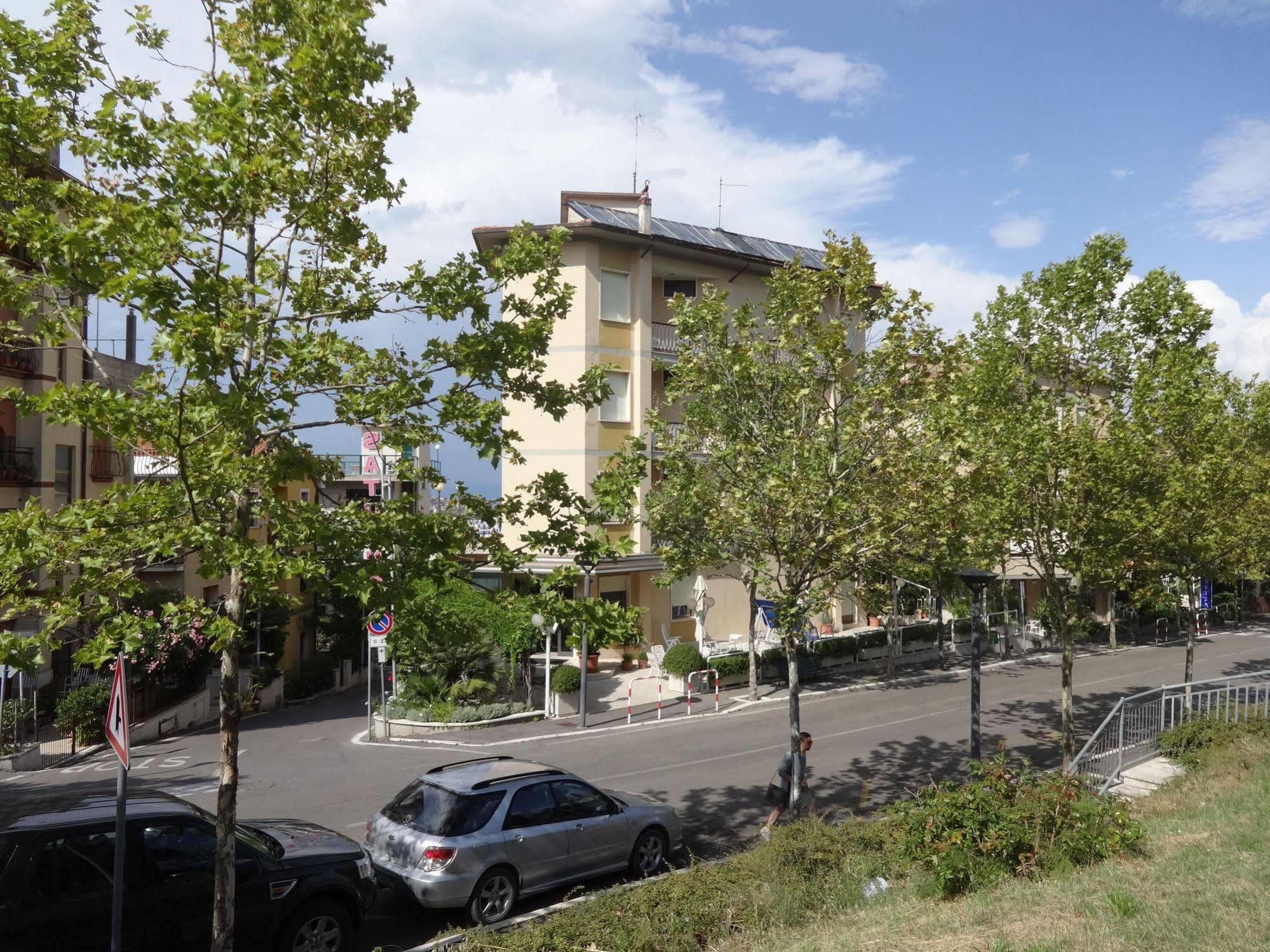 Hotel Saturno Chianciano Terme Exterior foto