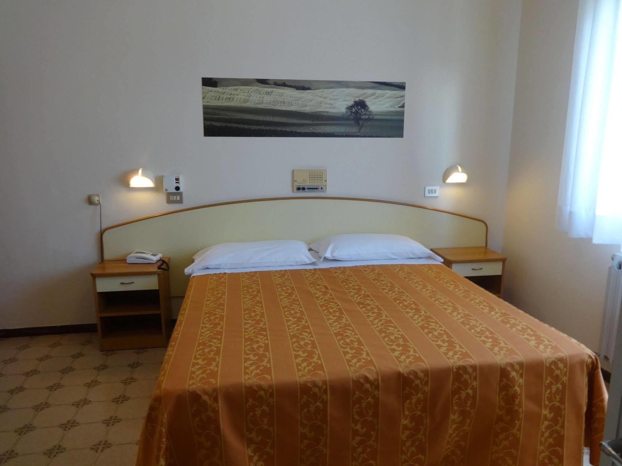Hotel Saturno Chianciano Terme Exterior foto